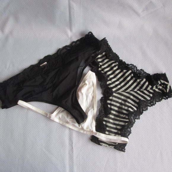 ππ€ VS VERY SEXY DEMI BUSTE β 32D - AND 3 PANTIES INCLUDED - BUNDLE - NWOT - Picture 11 of 16